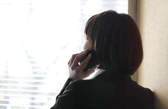 殡仪馆收到新婚当天坠亡女教师遗体 无声拉锯十一载