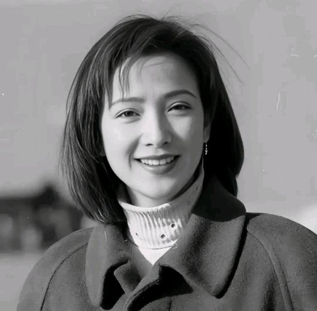 何晴儿子已从中央戏剧学院毕业 继承演艺基因续写新篇章