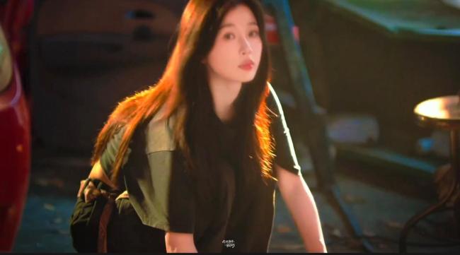 虞书欣何与的视力戏 反差魔力引爆期待