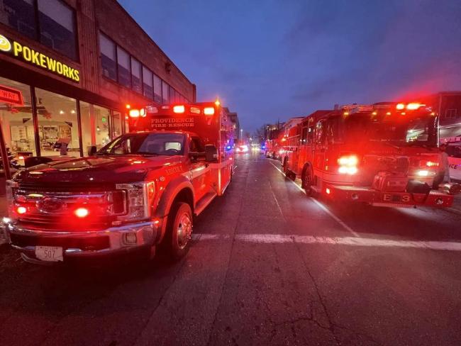 美國布朗大學發(fā)生校園槍擊 傷亡嚴重警方搜捕中