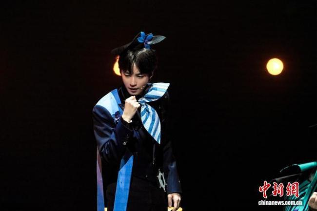 趁世界还年青 话剧首演探讨科技时代生活