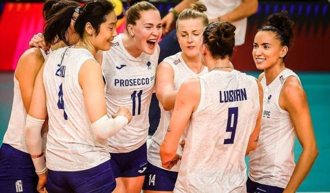 斯坎迪奇女排勇夺世俱杯冠军,安特罗波娃成全场焦点
