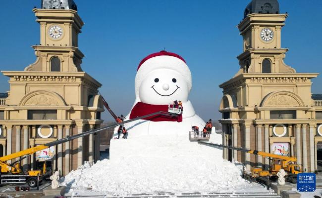 哈尔滨大雪人正面照