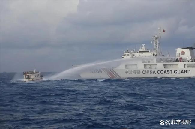 中方回应菲炒作水炮事件：睁眼说瞎话 菲方谎言难掩真相