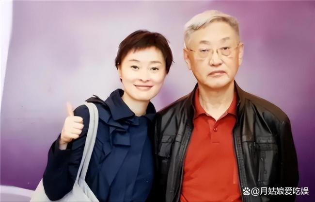 吴越为照顾父亲搬到大平层