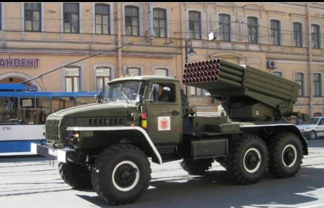 泰军炸毁多个电诈园区,出动坦克只为“反诈”? 领土争端与反电诈交织引关注