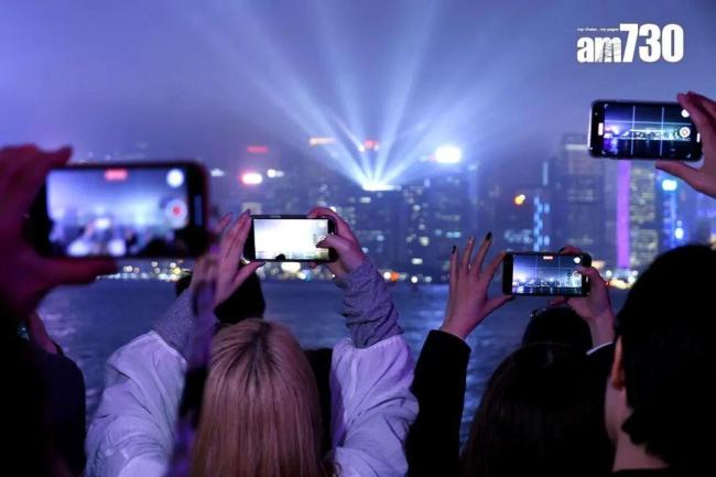 香港取消维港跨年烟花汇演,将用跨年倒数活动代替 尊重悲伤,温柔迎新