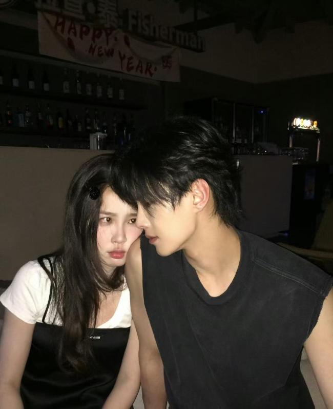 虞书欣那是与少 爱在破碎中重铸