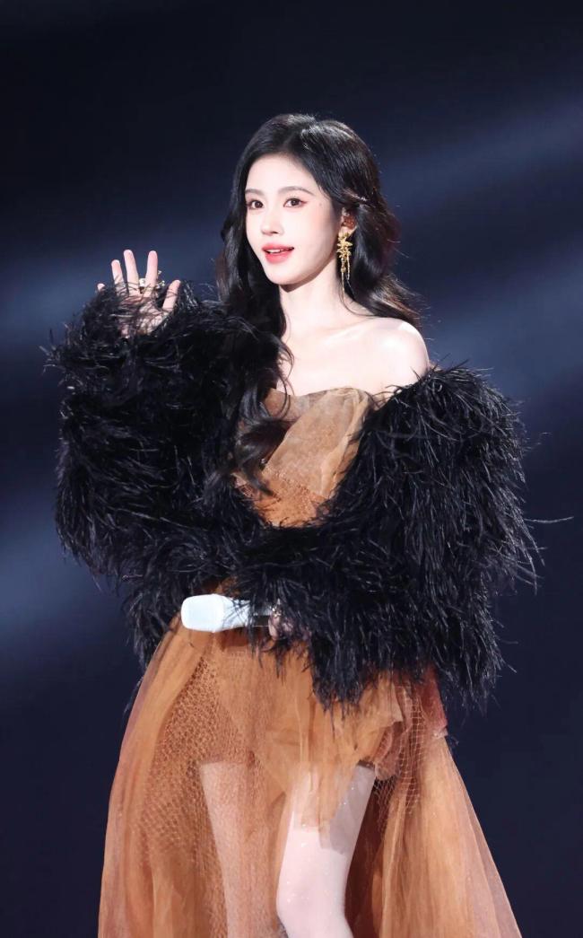 丝芭鞠婧祎合约纠纷背后的真相揭秘,谁在撒谎?