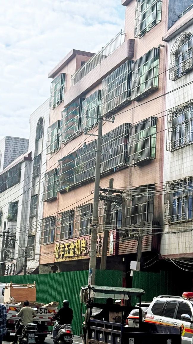 一家四代12人火灾中丧生背后 自建房安全隐患凸显