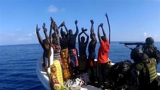 索马里驻华大使笑着回应“海盗梗” 贫穷与海的无奈选择