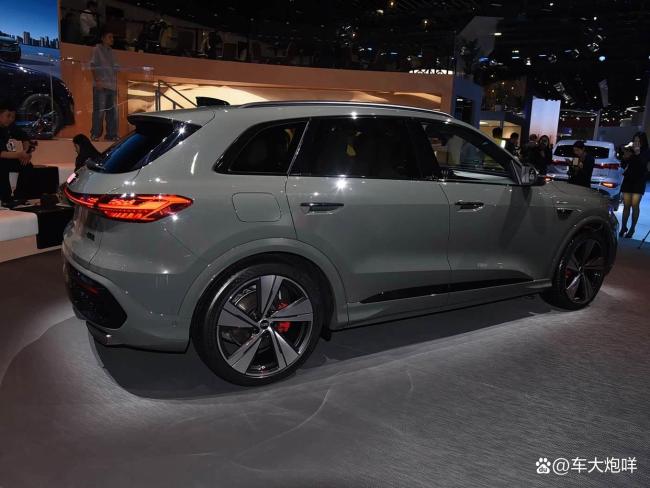 全新奥迪Q5L开启预售 多项革新引关注