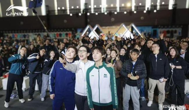 国乒动态！梁靖昆王曼昱参加活动，林高远回广州 国乒球星多线忙碌