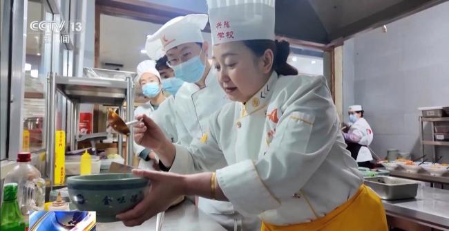 来碗“牛大满福” 探寻一碗面里的“职业密码”