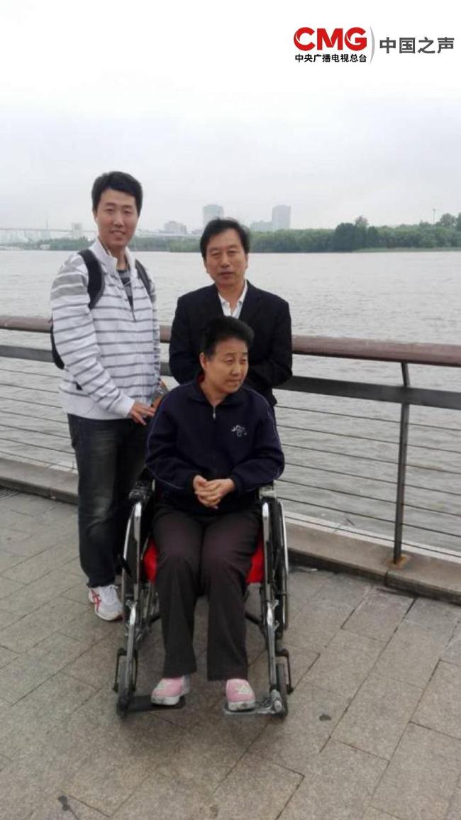 撞脸的民警扮演儿子12年 一场跨越千里的亲情守护