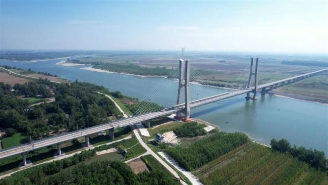 上海将6个多小时飙拢成都