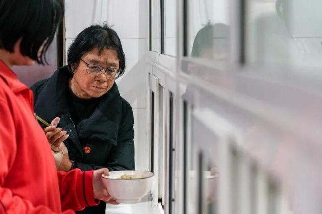 68歲張桂梅有了新愿望 燃燈接力星耀華坪