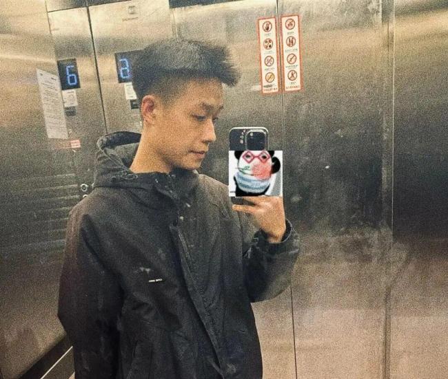 外卖小哥凌晨跳河救起落水老人 当事人回应 18岁少年挺身而出