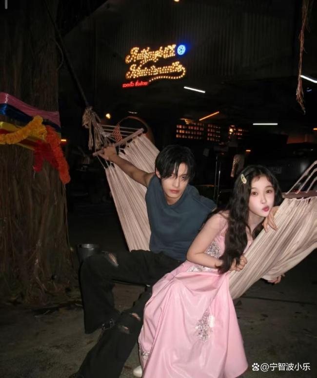 虞书欣双轨开分 热度与争议齐飞