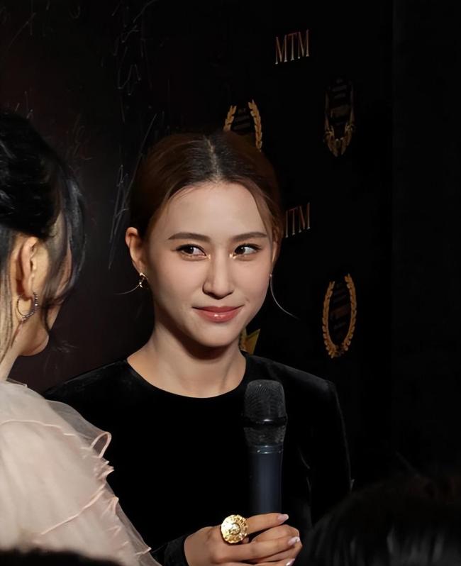 蒋勤勤气场 颜值回春惊艳众人