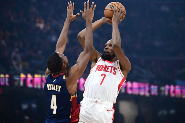 詹姆斯vs杜兰特7万分历史对决 传奇巅峰再聚首