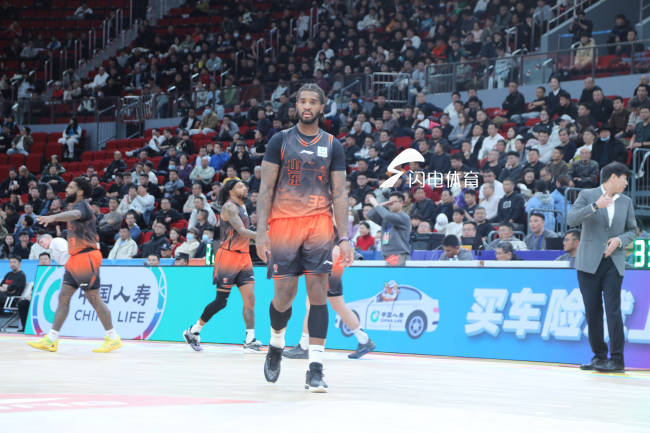 CBA积分榜:京粤不败领跑,中游竞争激烈