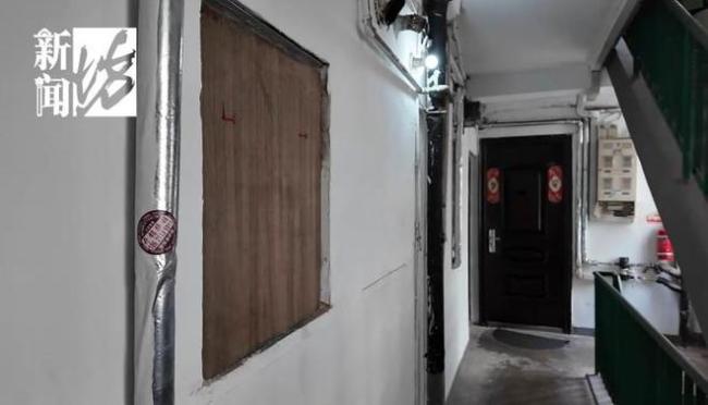 上海一对夫妻持斧逐户砍砸邻居家门 惊魂事件频发扰民