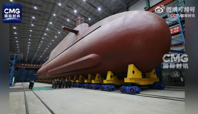 金正恩视察核动力导弹潜艇建造现场 强调国防重要性