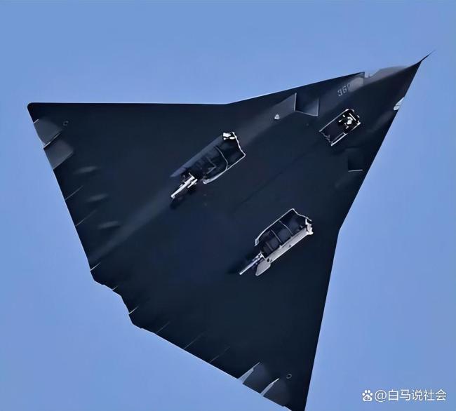 美国《中国军力报告》出炉：九三阅兵“不存在”，福建舰也没服役