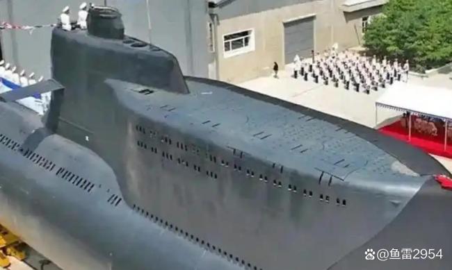 朝鲜新型核潜艇全貌曝光能看出什么 核动力战略潜艇现身