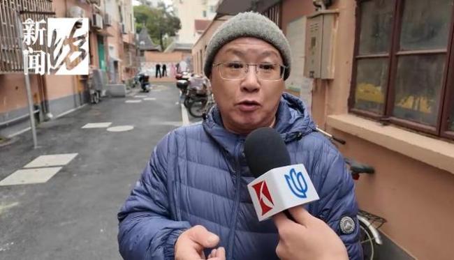 上海一对夫妻持斧逐户砍砸邻居家门 惊魂事件频发扰民