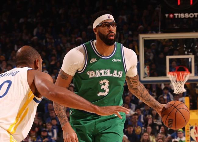 浓眉受伤 腹股沟痉挛退赛