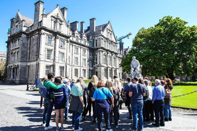 一年制硕士成中产家庭标配 留学泡沫与现实挑战