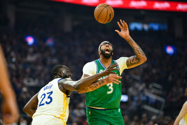 库里23分解锁里程碑！勇士擒独行侠获3连胜 浓眉伤退弗拉格27分 库里达成26000分