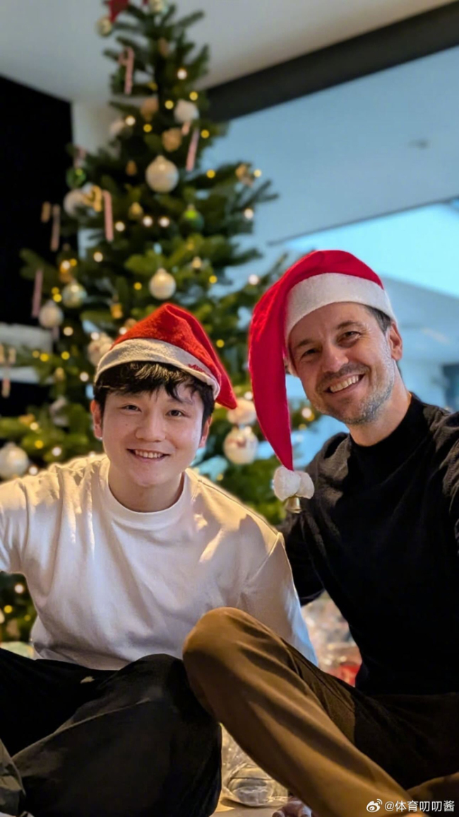 樊振东晒与波尔合影！侧证无缘乒超总决赛