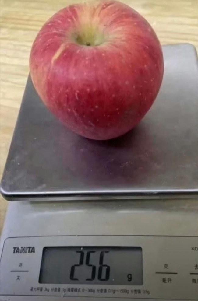 工位上有个256g的苹果，网友：果然人在做坏事的时候最有耐心