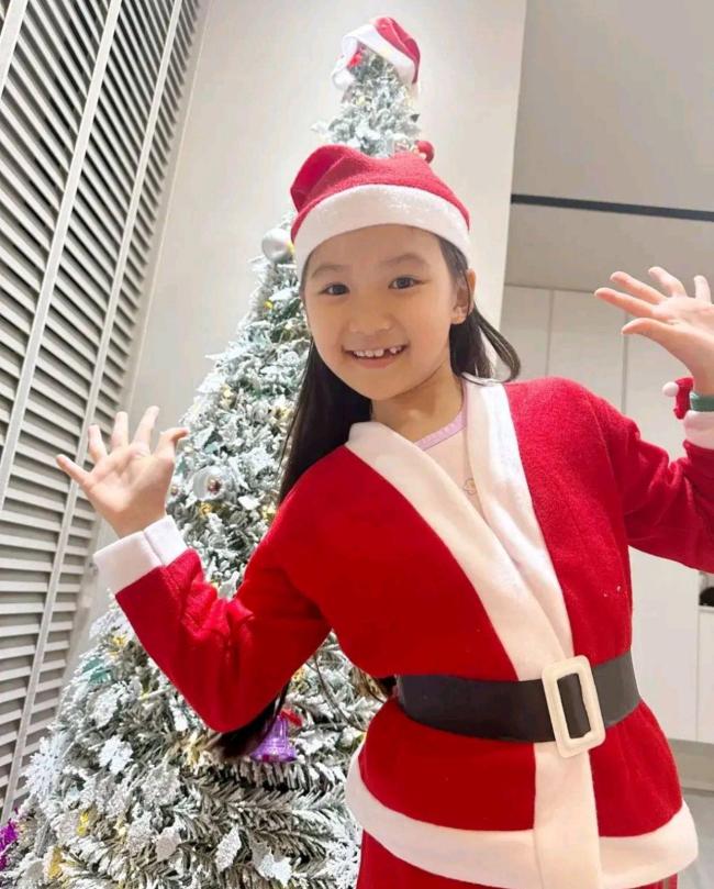 江宏杰福原爱女儿女儿近照 温馨圣诞激发烧议