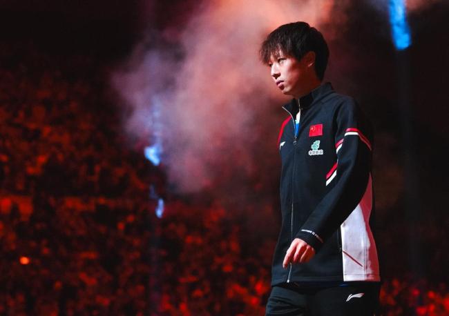 薛飞3比1陈垣宇 向鹏反手更胜一筹