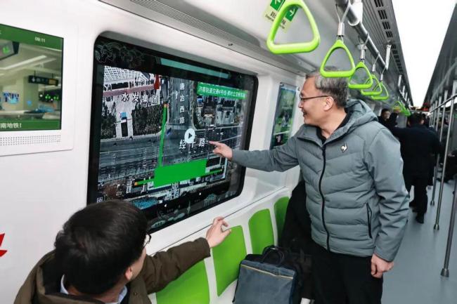 8.2万人次打卡济南三条地铁新线 市民争相体验新开通线路