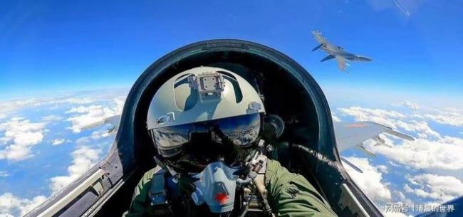 台海再现中美对峙，解放军紧贴台岛，美军逼近底线，台军全程龟缩