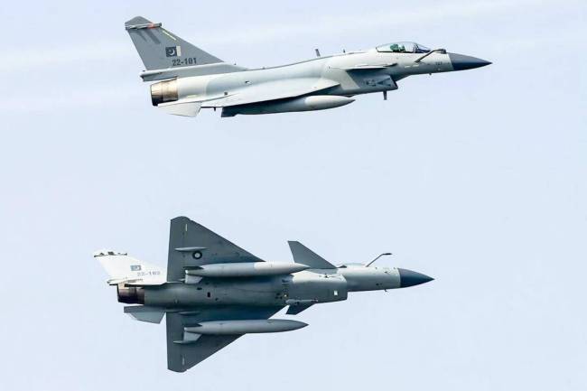 博主:枭龙“畅销60架”只是开端 出口前景广阔