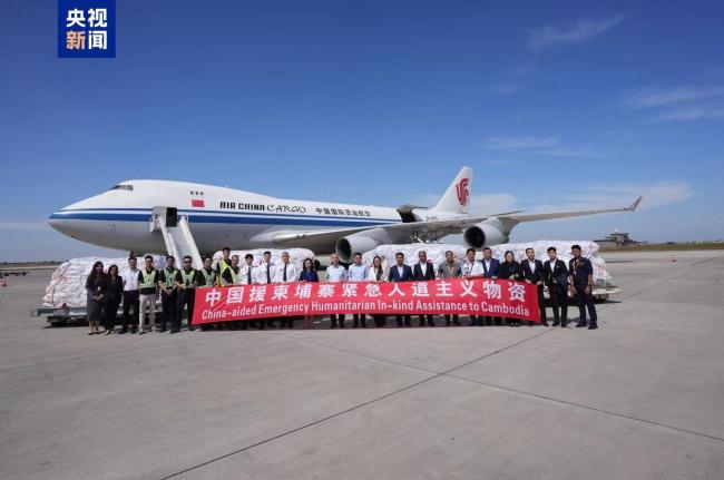 中国援柬埔寨物资运抵金边 中柬友谊见证