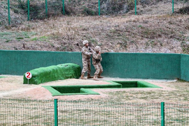 直击“正义使命2025”实弹射击现场 新兵锤炼实战技能