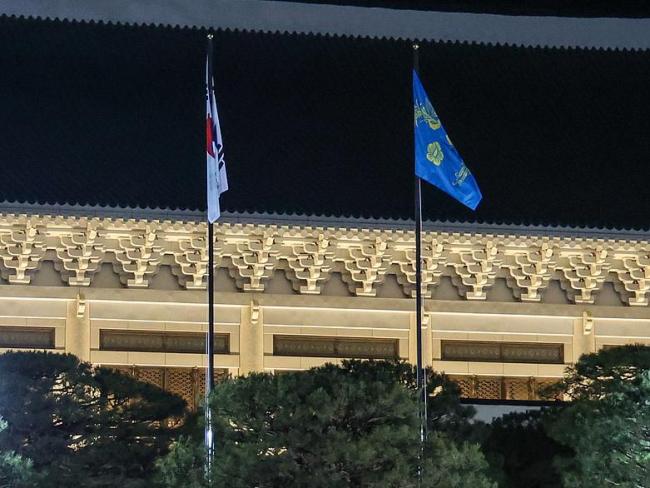 时隔3年7个月 韩国总统重返青瓦台