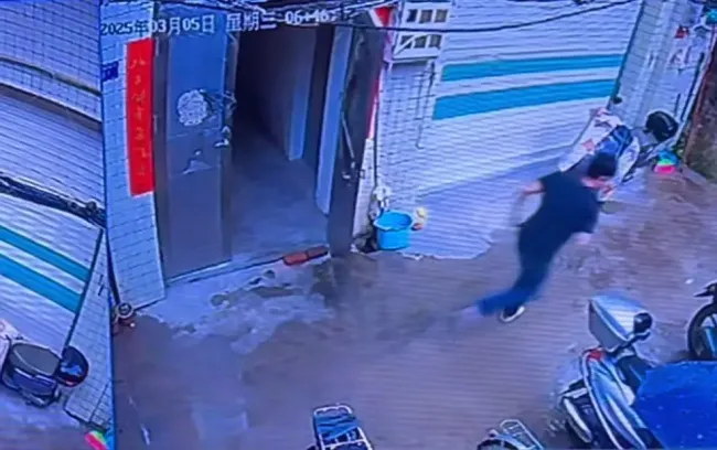 2025年我们送别一个个身影 缅怀英雄,铭记光辉