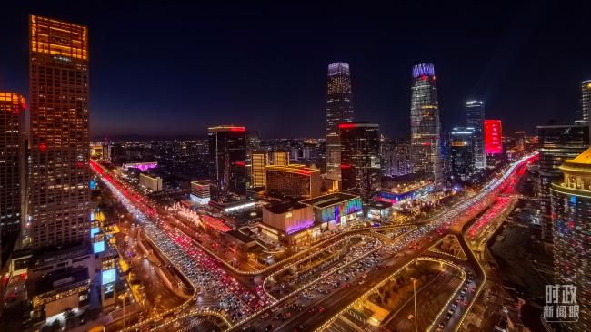 时政新闻眼丨习主席二〇二六年新年贺词，致平凡闪光的我们