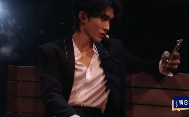 短剧男主超级冠军硬核开唱 跨界舞台引发热议