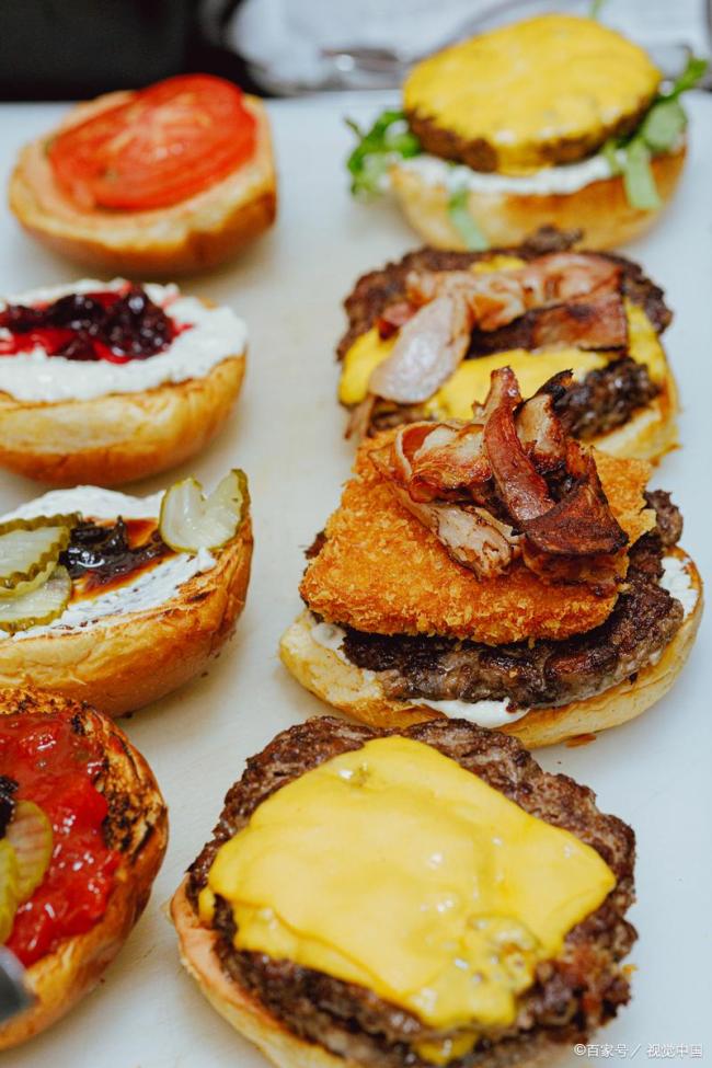 麦当劳海外爆堡来了 限时甜咸盛宴