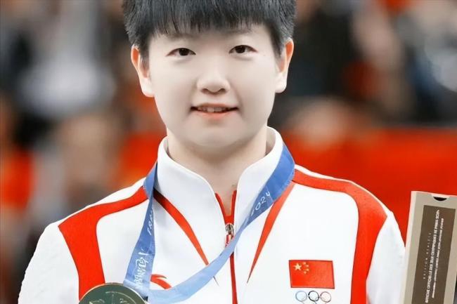 中国日报报道孙颖莎王楚钦 双喜临门获殊荣