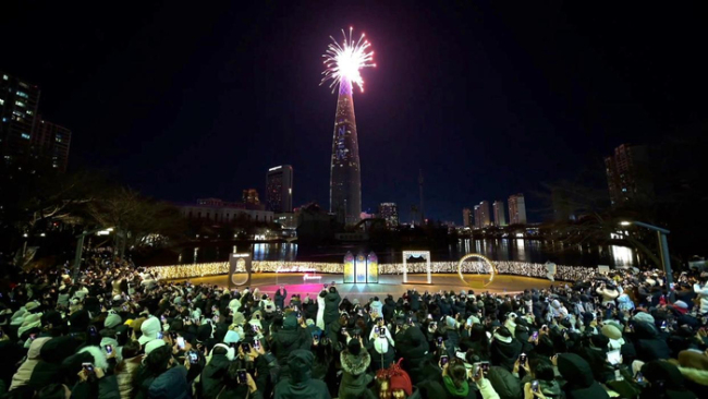 全球多地烟花秀喜迎2026 璀璨夜空共庆新年